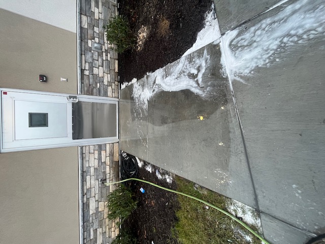 Knoxville Restaurant Owners: How to Prevent Slip-and-Fall Liability with Hot Water Sidewalk Cleaning